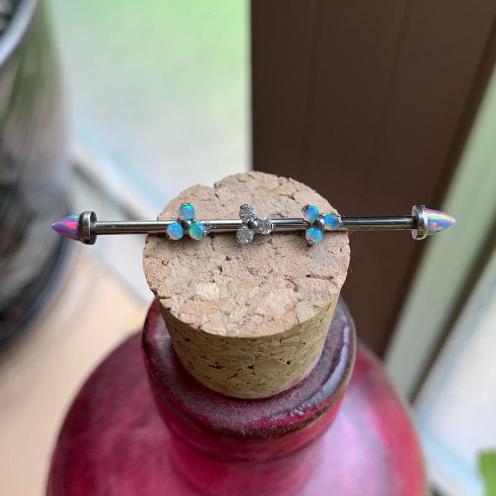 Industrial bar with opals